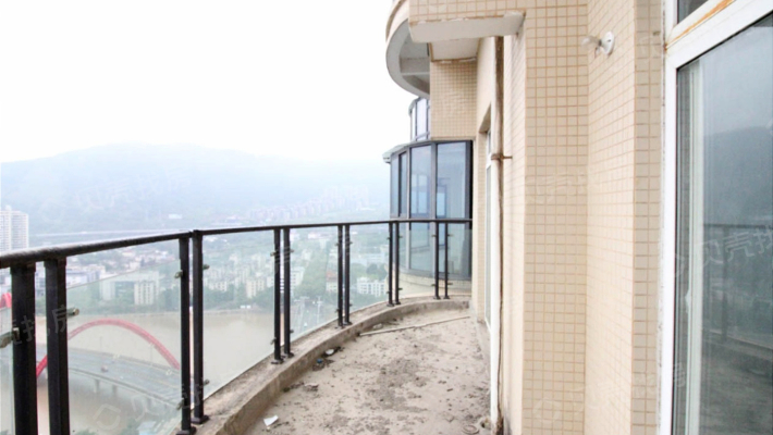 尚品国际 毛坯套三 河景房 电梯高层 视野开阔-阳台