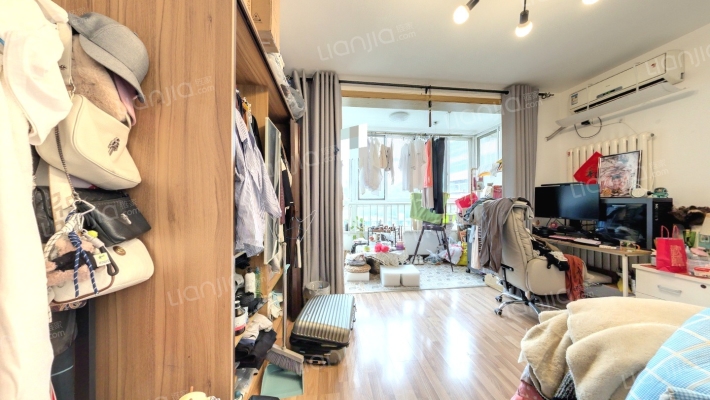 时尚街区东区二手房实景图