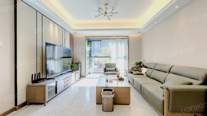 万科翡翠国宾C地块二手房实景图