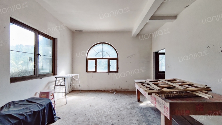 庆隆南山高尔夫国际社区荟澜山二手房实景图