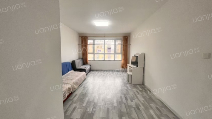 兴泰东郡二期二手房实景图