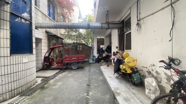 名人巷二手房实景图