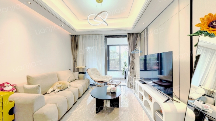 香港置地衿湖翠林云峯一期二手房实景图