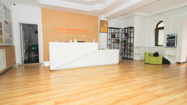 中海国际铂宫央墅二手房实景图