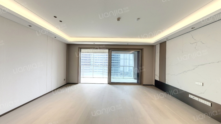 自然界河山二手房实景图