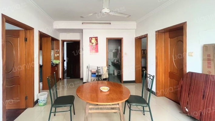 鲤鱼山庄二手房实景图