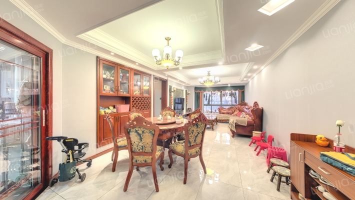 黄金堡学府小区二手房实景图