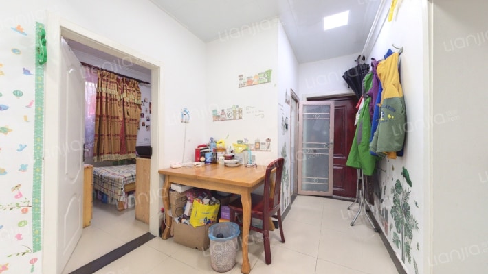 砂轮厂宿舍二手房实景图