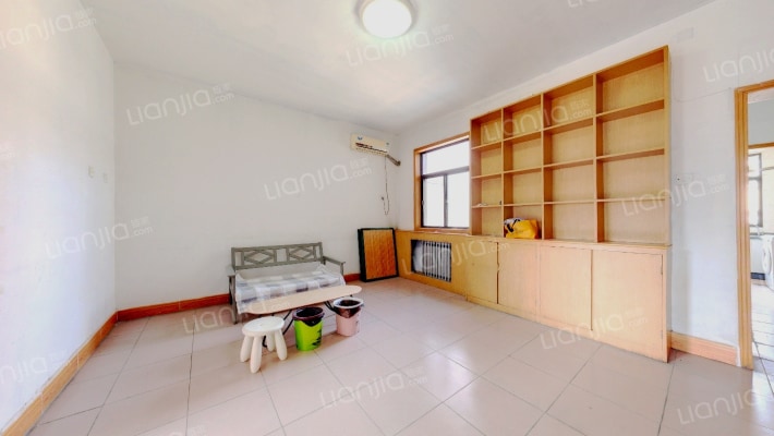 西何小区二手房实景图