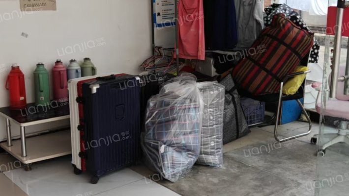 海天汽配大世界二手房实景图