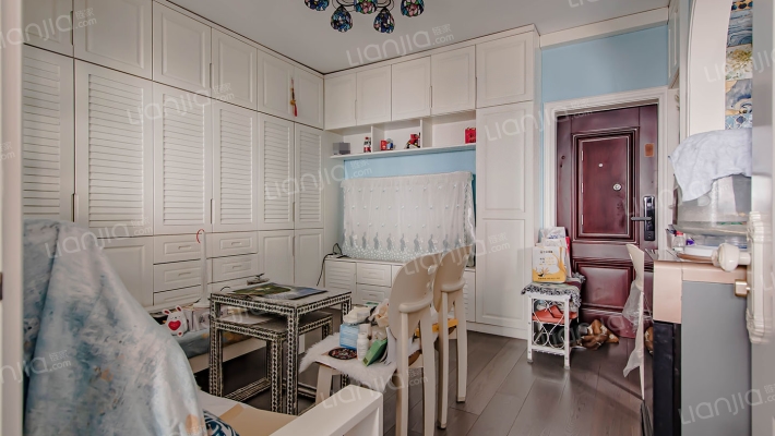 天道俪晶国际公寓二手房实景图