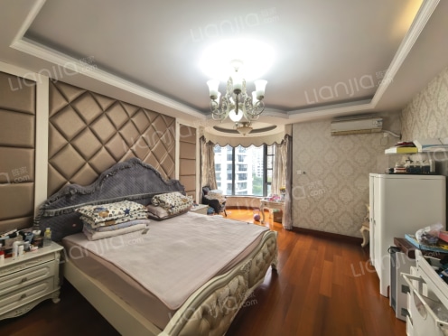 整租·时代中央花园 4室2厅 南