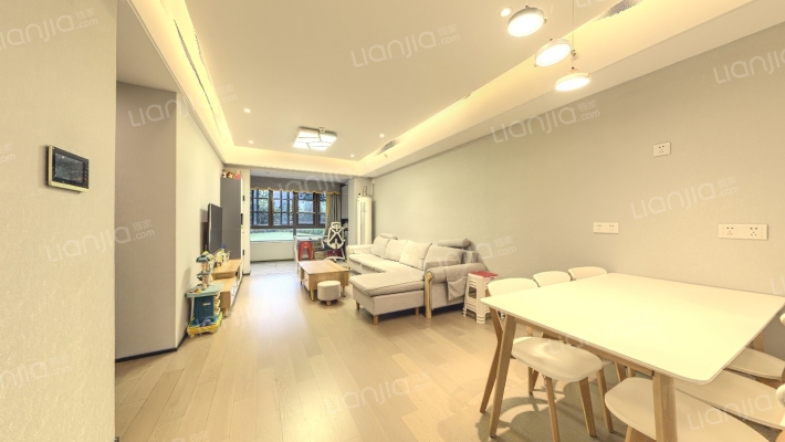 翡翠天麓二手房实景图