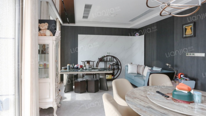 中皇北岸锦源二手房实景图