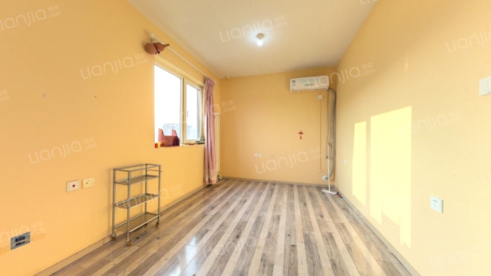 四季怡园南区二手房实景图