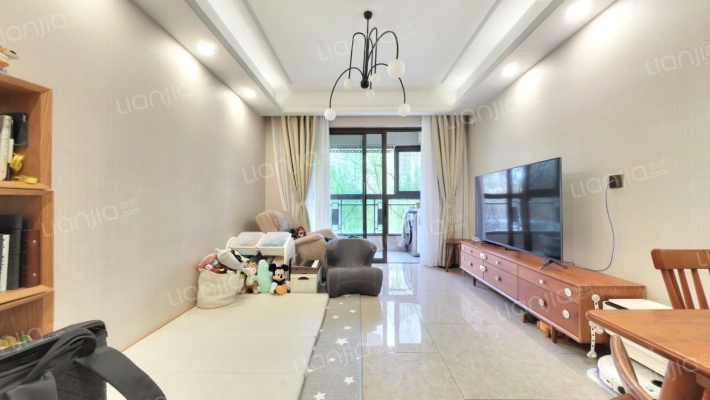 运杰御澜雅苑二手房实景图