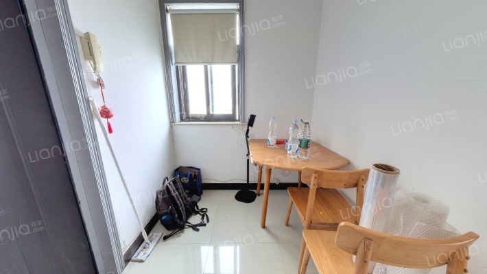 越纪公寓二手房实景图