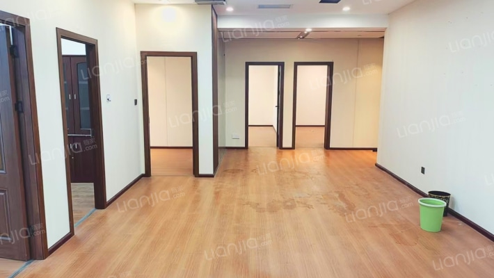 茅台国际商务中心二手房实景图