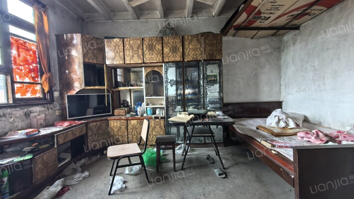 援建村二手房实景图