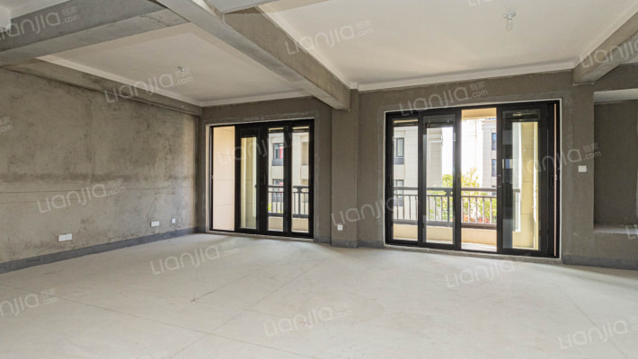 融创银城滴翠园南区二手房实景图