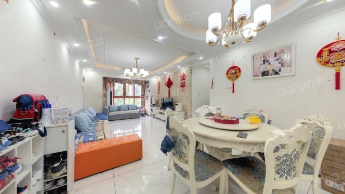 合能珍宝琥珀3期二手房实景图