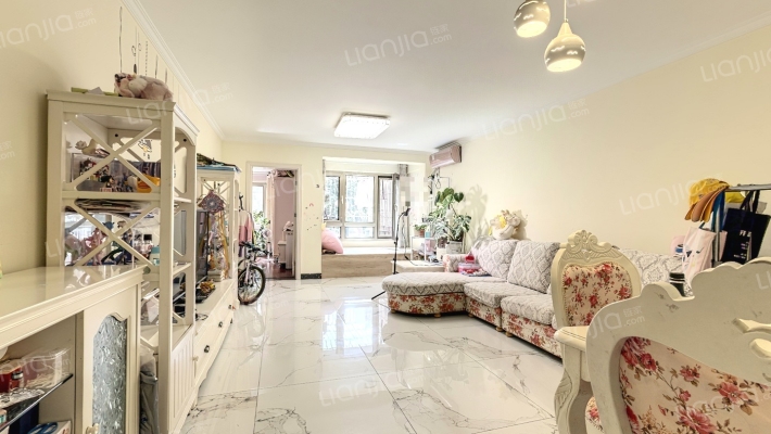 龙锦苑东二区二手房实景图