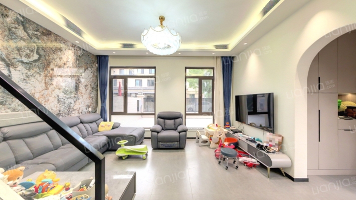 绿地海域香颂二手房实景图