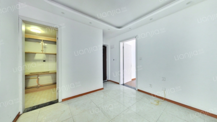 西郊半岛名苑二手房实景图