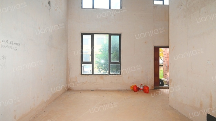 保利半山纳帕溪谷二手房实景图