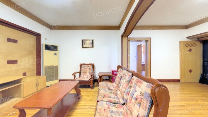 月亮河新村二手房实景图