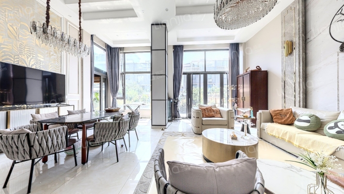 万鸿别墅二手房实景图