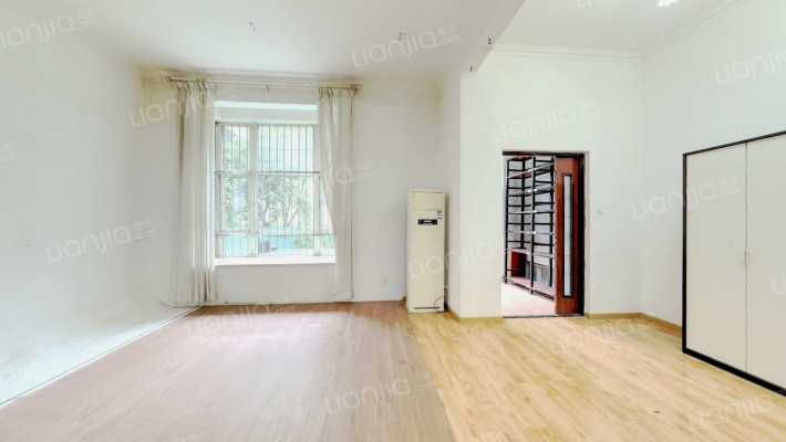 世爵源墅二手房实景图