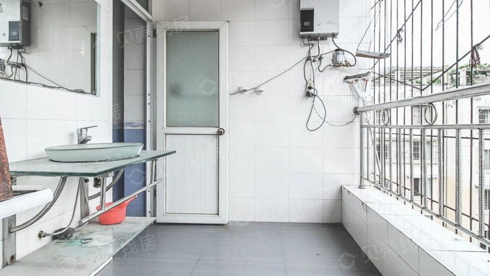 上河新城交通便利 小区环境干净舒适 适合居住-阳台