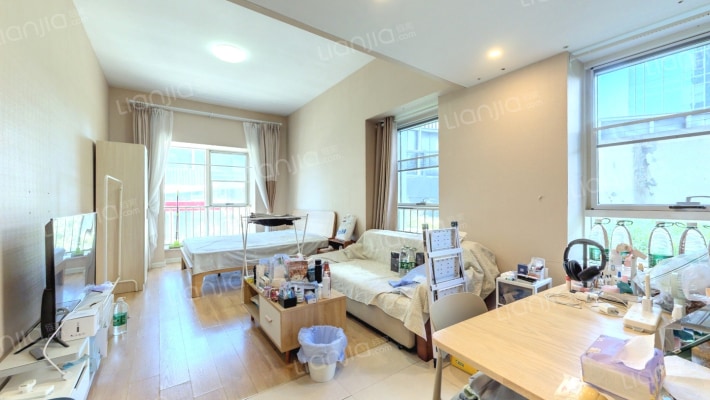 世界侨商中心二手房实景图