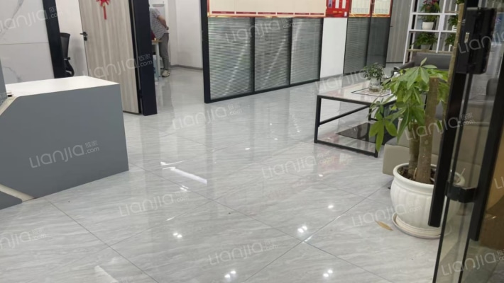 贵阳国际中心2号二手房实景图