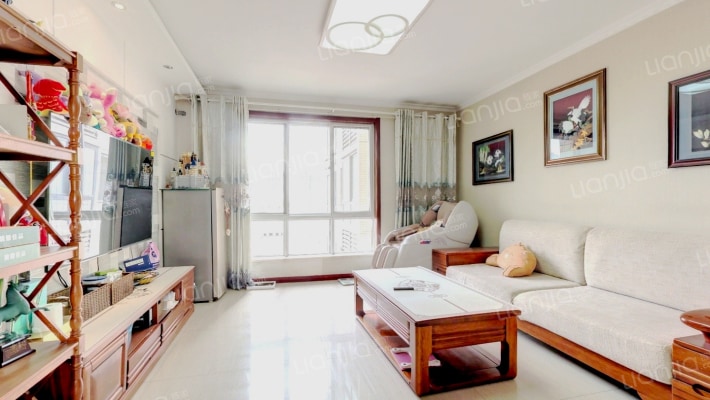 美寓华庭一二期二手房实景图