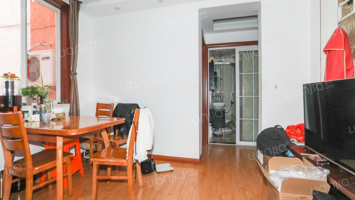 临潮一村二手房实景图