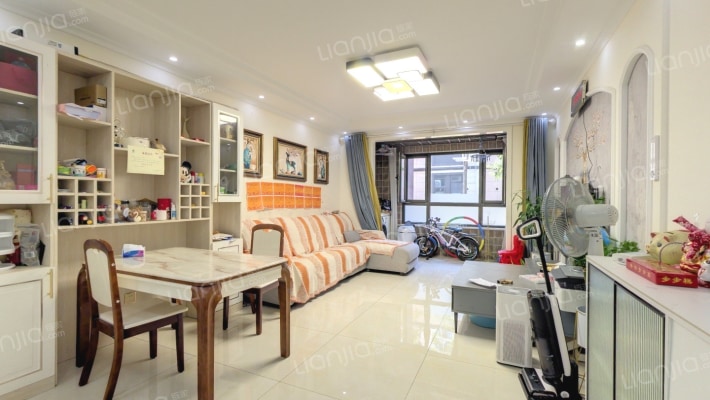 绿地朗山公馆北区二手房实景图