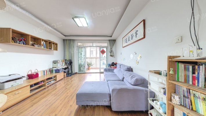 橘郡万绿园二手房实景图