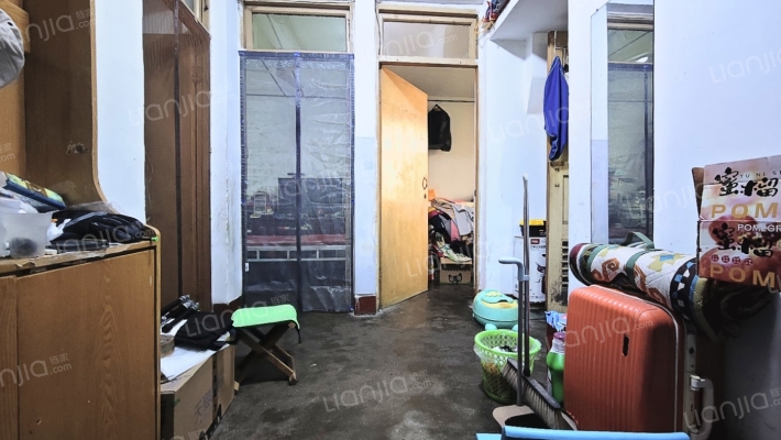 安装工程公司宿舍二手房实景图