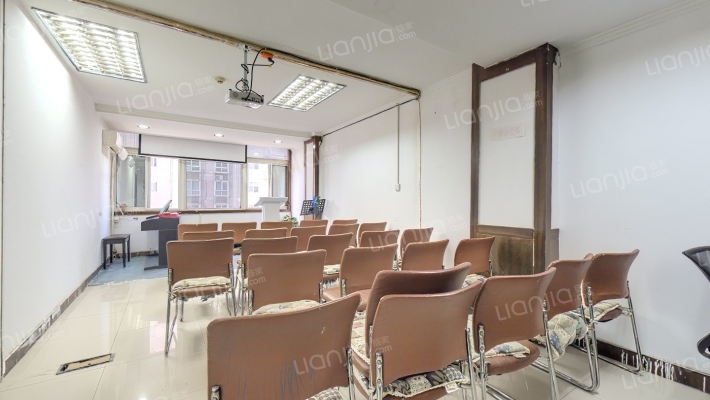 秦晋商务大厦二手房实景图