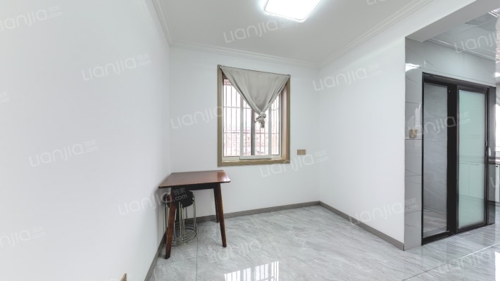 白鹭花园凤栖苑二手房实景图