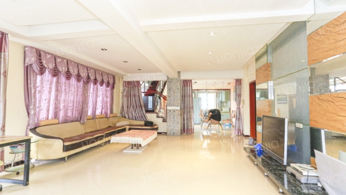 彩瑞苑二手房实景图