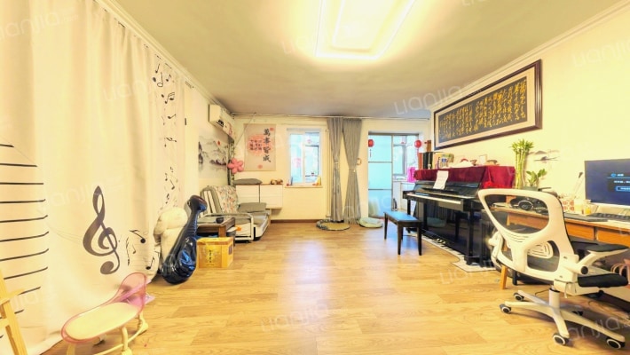 芳群园一区二手房实景图