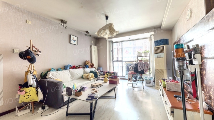 半岛国际公寓二手房实景图
