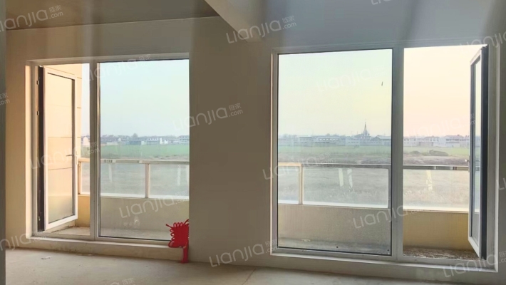 众人翡丽湾二手房实景图