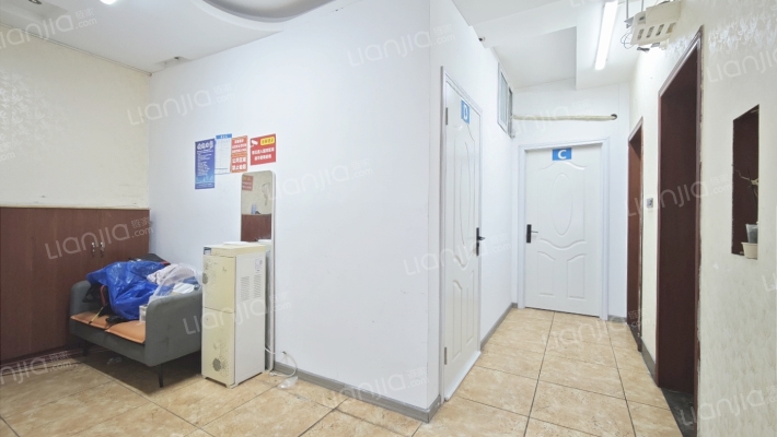 康德大厦二手房实景图