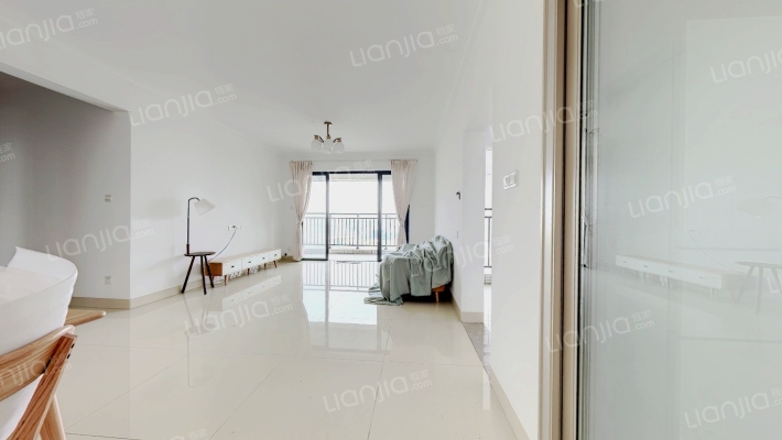 誉基誉憬湾二手房实景图