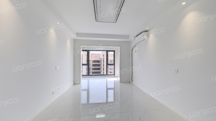 绿地峰辉二期二手房实景图