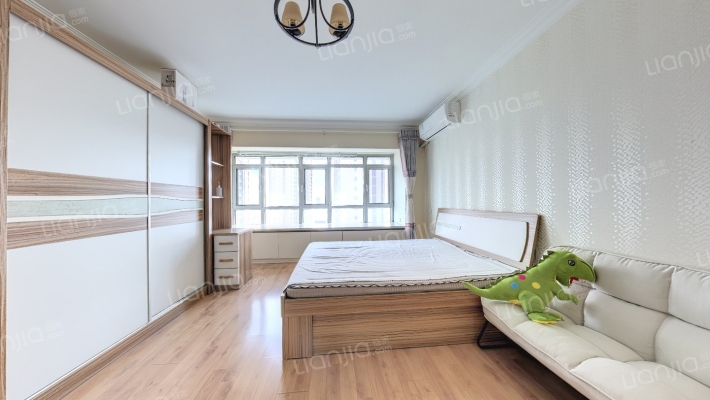 万行中心二手房实景图